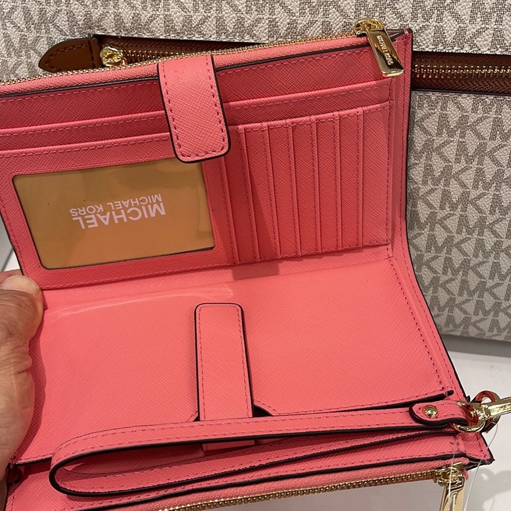 MICHAEL KORS LARGE DOUBLE ZIP WRISTLET WALLET PHONE CASE CLUTCH 
Tea Rose NWT - Picture 11 of 16